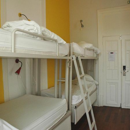 Safestay Lisbon Bairro Alto Стая снимка