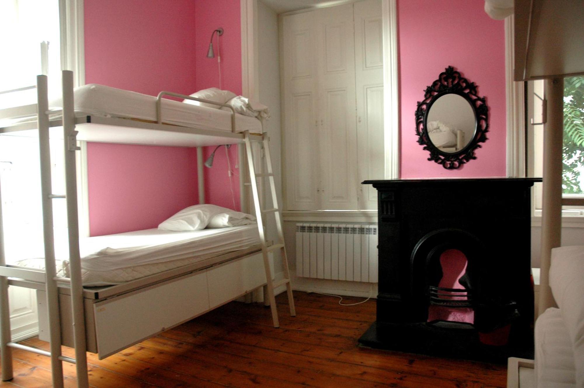 Safestay Lisbon Bairro Alto Стая снимка