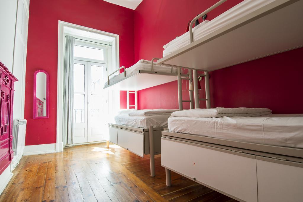 Safestay Lisbon Bairro Alto Екстериор снимка